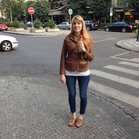 JEANS AND A WHITE TEE ICECREAM GIRL