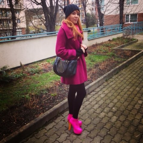 Jeffrey Campbell Lita neon pink outfit