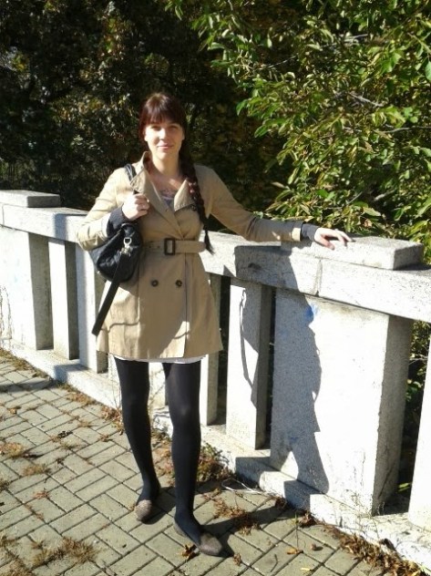 trench coat and zara slipper shoes